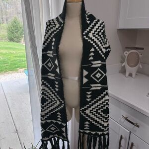 Black and White Geometric Pattern Scarf
